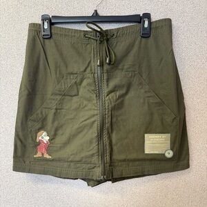 The Disney Catalog Vintage Women Medium Grumpy Olive Green‎ front zipper skort